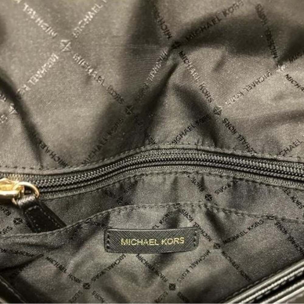Michael Kors Bedford Flap Black Pebbled Leather Crossbody Bag - Picture 5 of 7